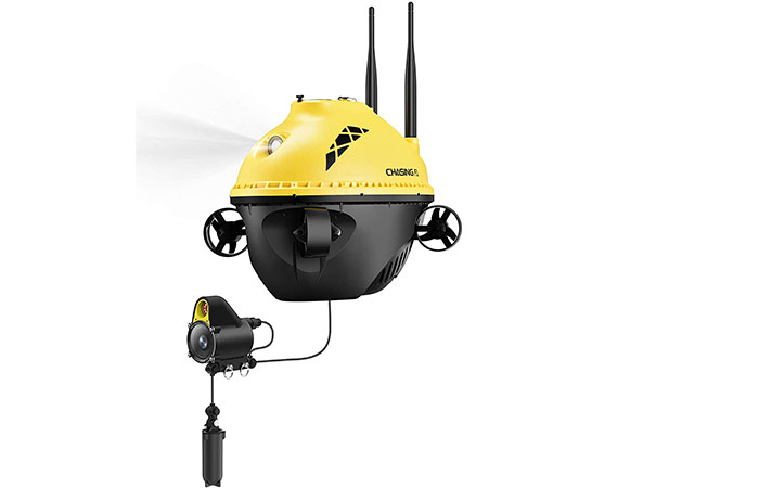Chasing F1 underwater fishing drone