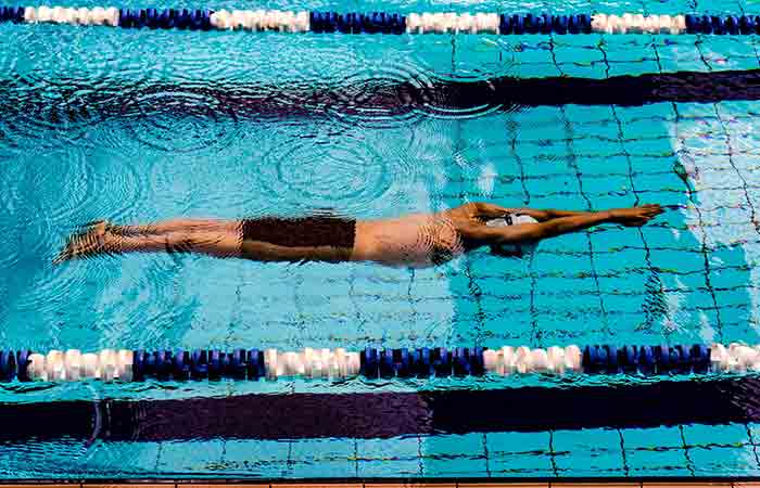 Streamline body position for swimming